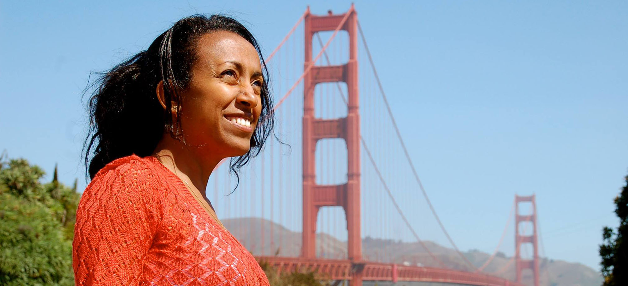 Beahrs ELP student in front of San Francisco's Golden Gate Bridge